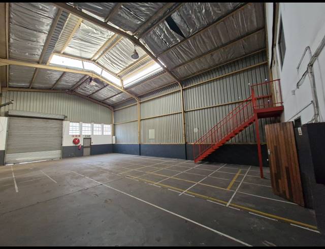 257M² FACTORY TO LET IN JET PARK